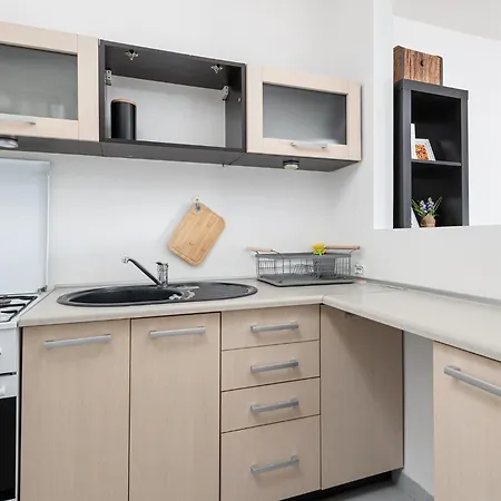 Apartment Rentplanet - Smolna *