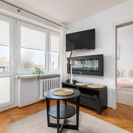 Apartment Rentplanet - Smolna *